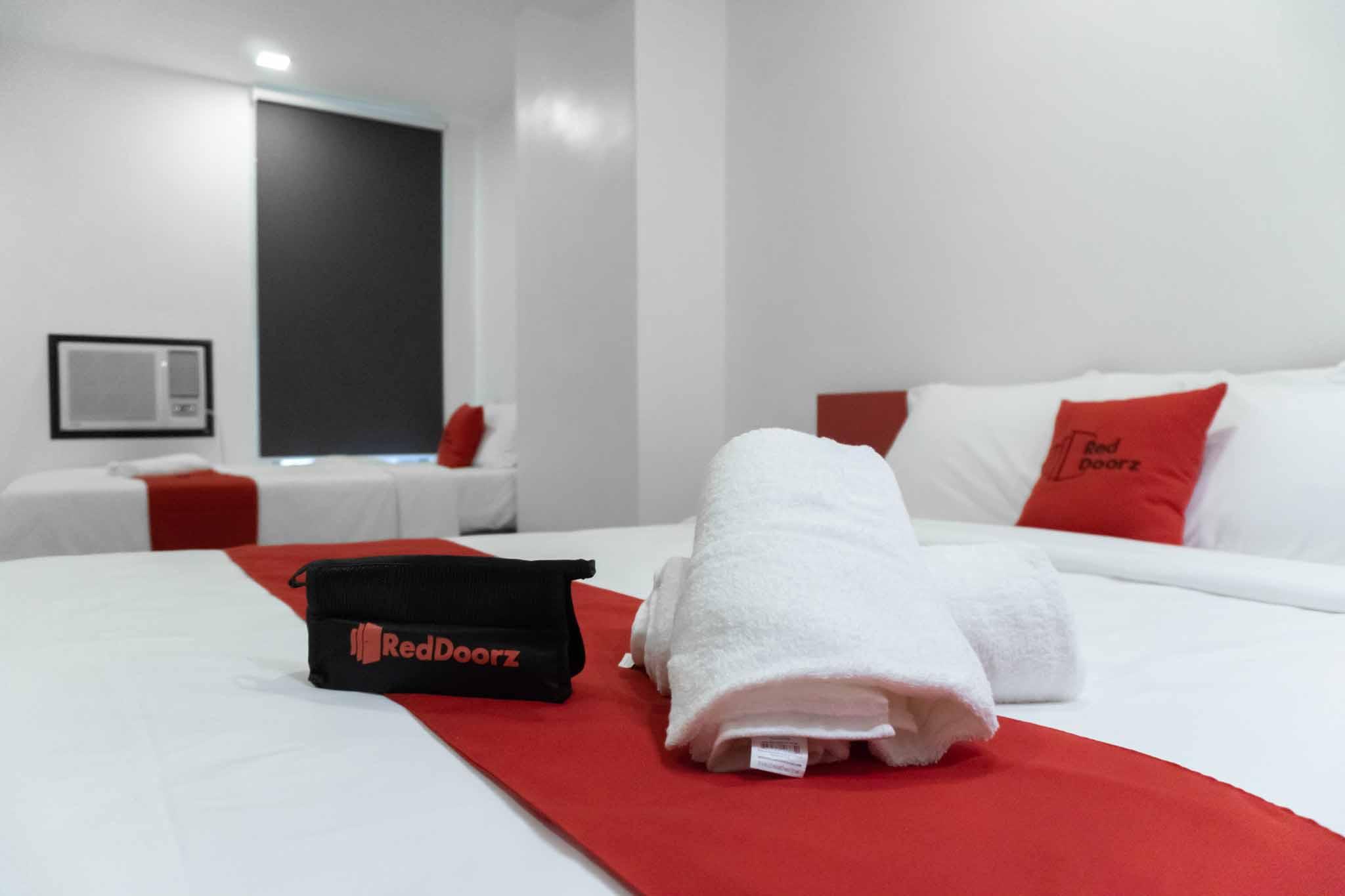 Reddoorz Plus At Mm Hotel Las Pinas Former Reddoorz Plus Near Bamboo Organ Ngoại thất bức ảnh