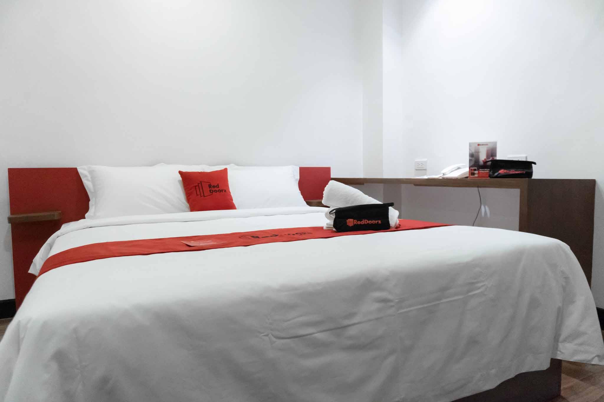 Reddoorz Plus At Mm Hotel Las Pinas Former Reddoorz Plus Near Bamboo Organ Ngoại thất bức ảnh