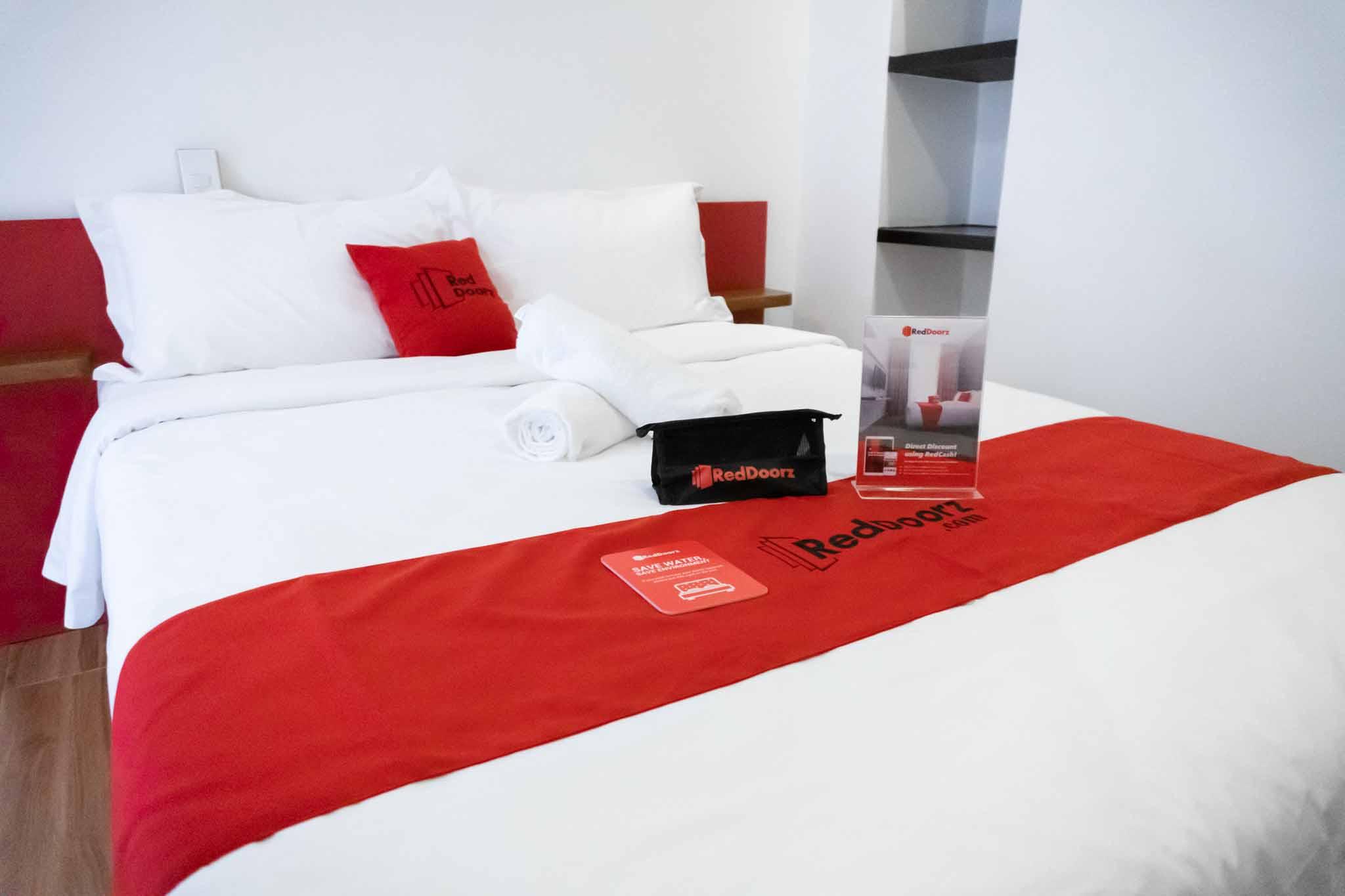 Reddoorz Plus At Mm Hotel Las Pinas Former Reddoorz Plus Near Bamboo Organ Ngoại thất bức ảnh