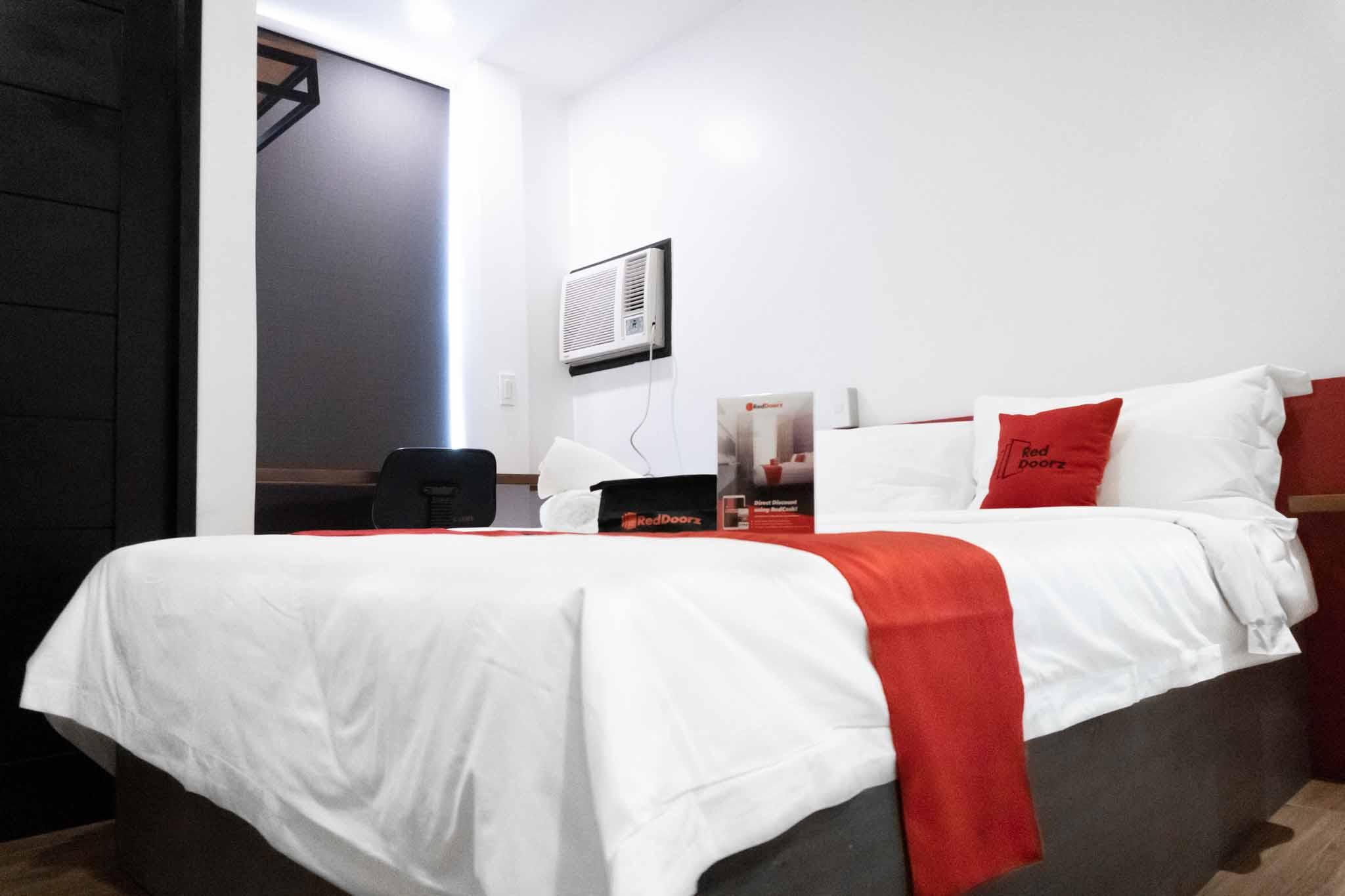 Reddoorz Plus At Mm Hotel Las Pinas Former Reddoorz Plus Near Bamboo Organ Ngoại thất bức ảnh