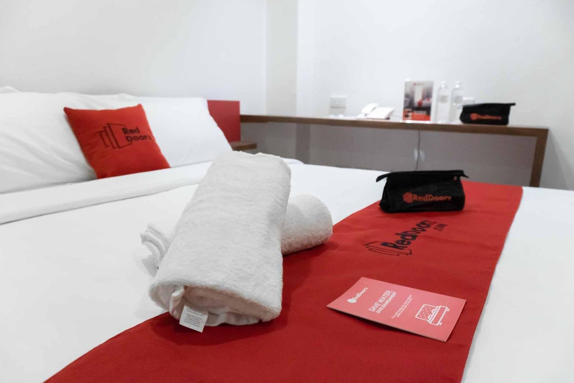 Reddoorz Plus At Mm Hotel Las Pinas Former Reddoorz Plus Near Bamboo Organ Ngoại thất bức ảnh