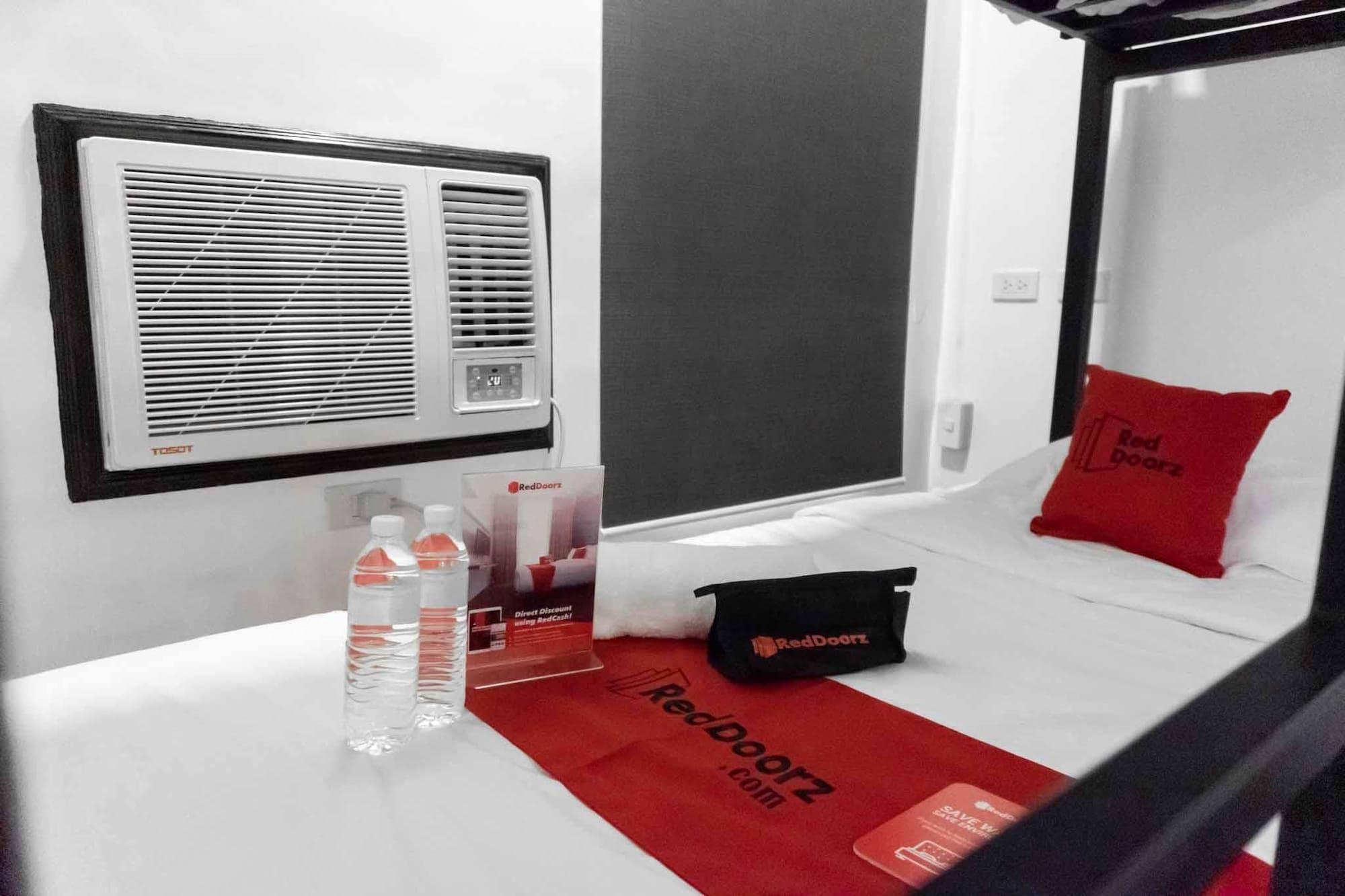 Reddoorz Plus At Mm Hotel Las Pinas Former Reddoorz Plus Near Bamboo Organ Ngoại thất bức ảnh