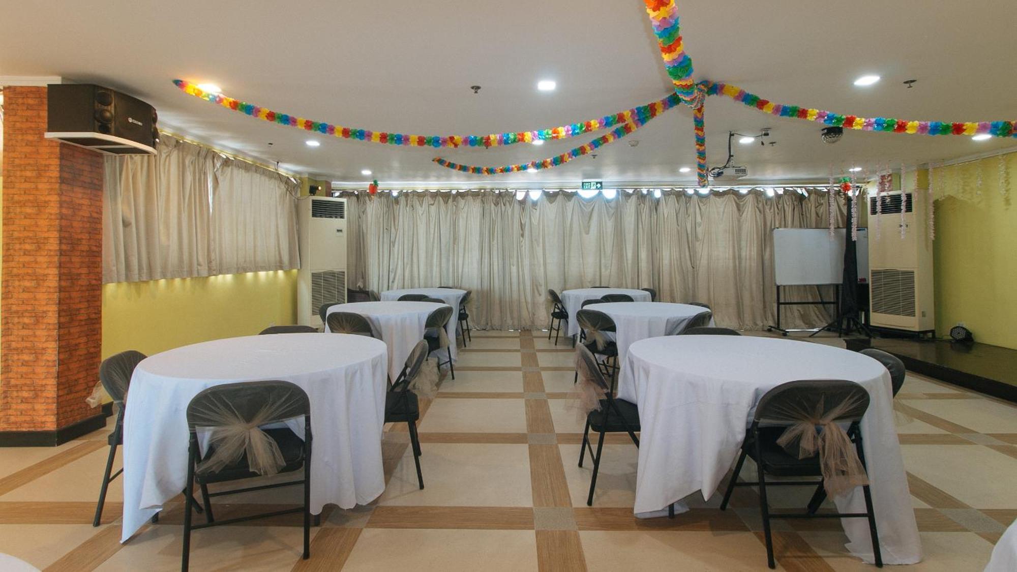 Reddoorz Plus At Mm Hotel Las Pinas Former Reddoorz Plus Near Bamboo Organ Ngoại thất bức ảnh