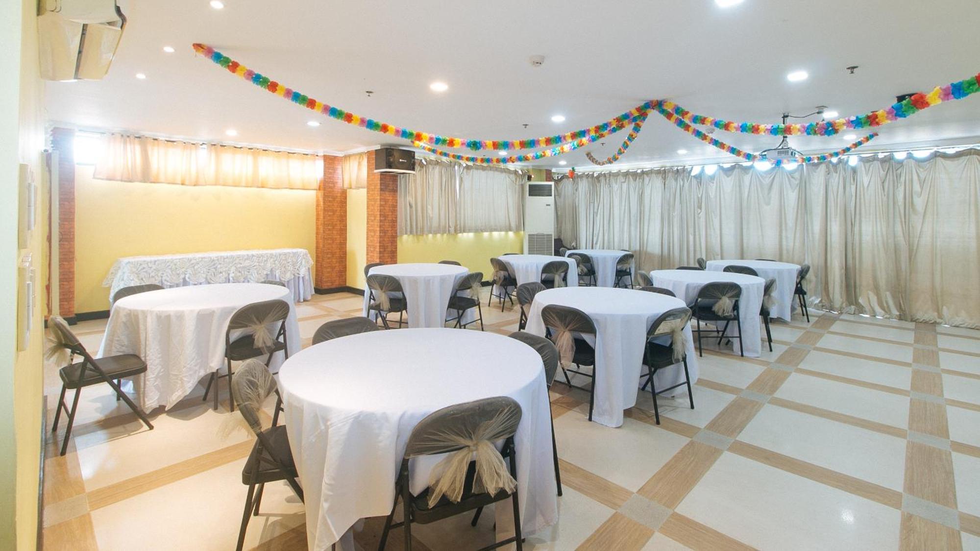 Reddoorz Plus At Mm Hotel Las Pinas Former Reddoorz Plus Near Bamboo Organ Ngoại thất bức ảnh