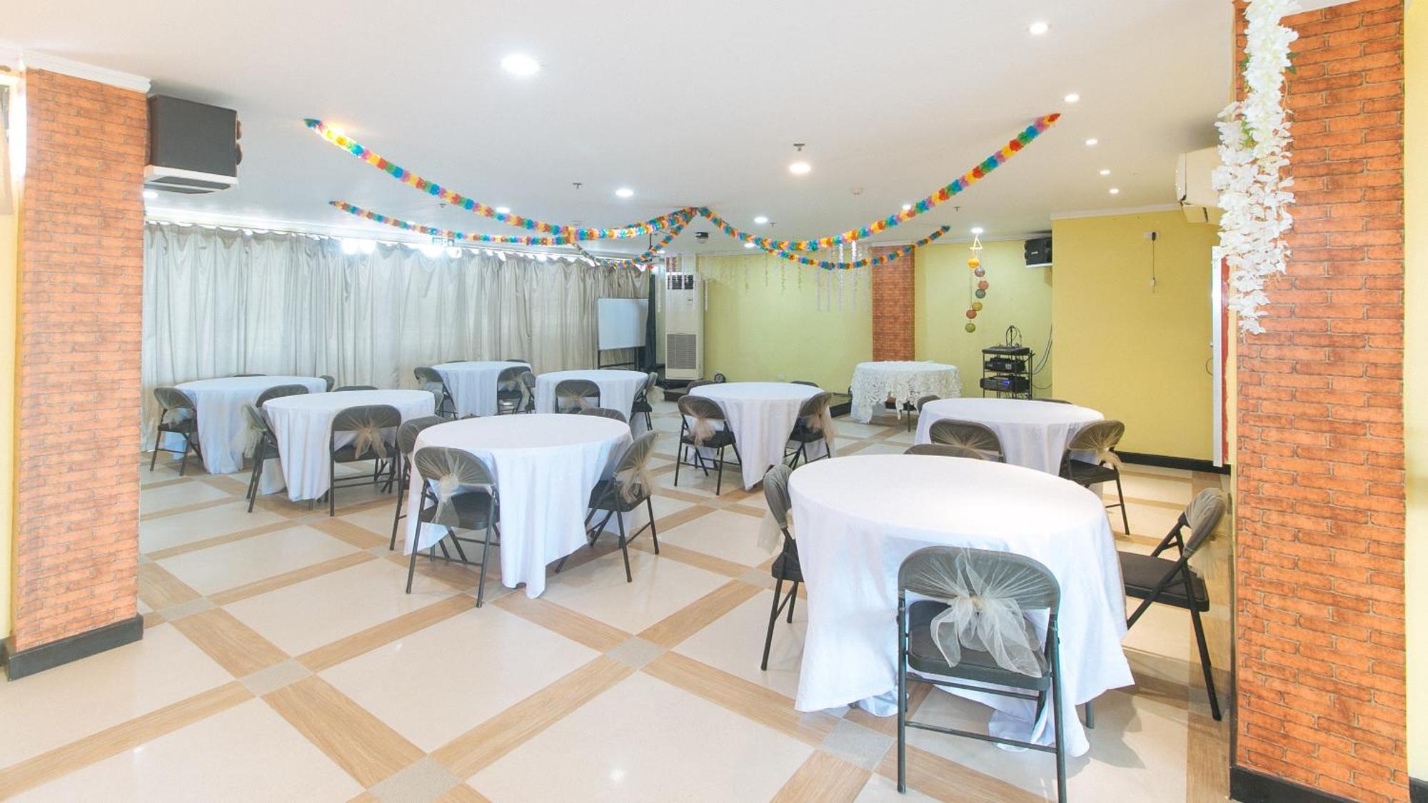 Reddoorz Plus At Mm Hotel Las Pinas Former Reddoorz Plus Near Bamboo Organ Ngoại thất bức ảnh