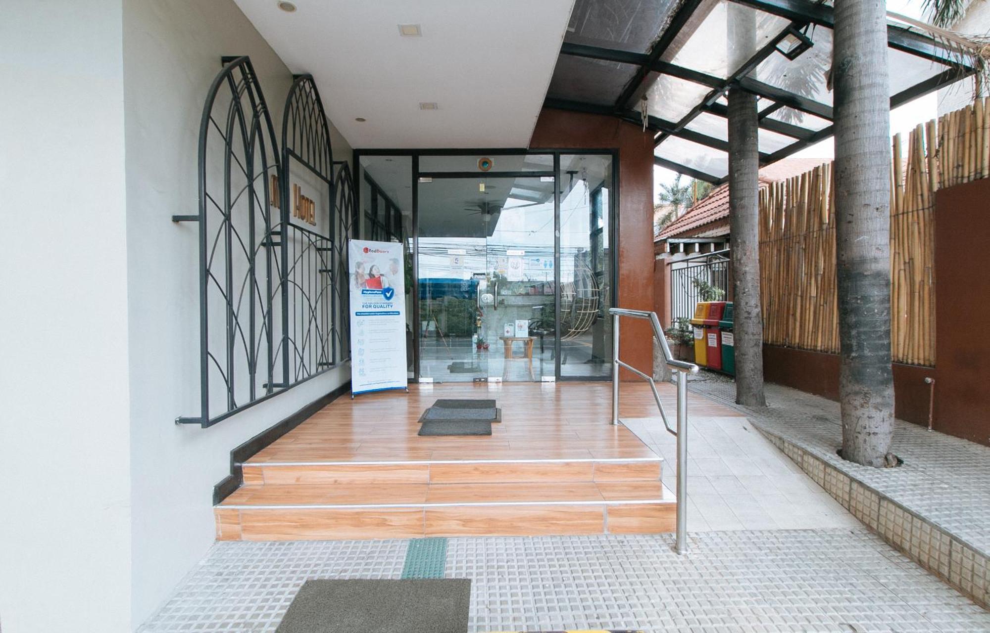 Reddoorz Plus At Mm Hotel Las Pinas Former Reddoorz Plus Near Bamboo Organ Ngoại thất bức ảnh